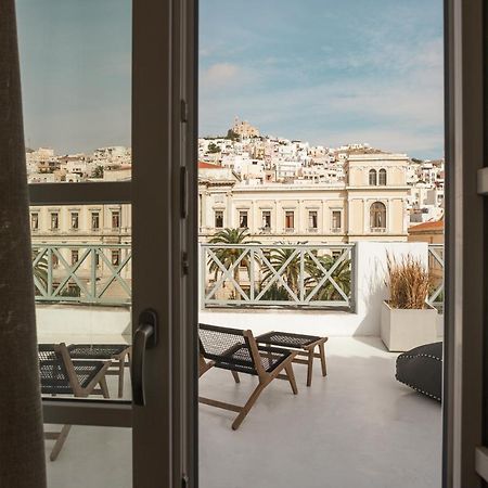 Syros Soul Luxury Suites Ermoúpoli Extérieur photo